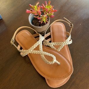 Universal thread l, Anabel braided sandals